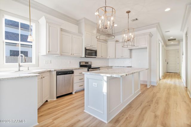 305 San Sebastian Drive, Youngsville, LA 70592