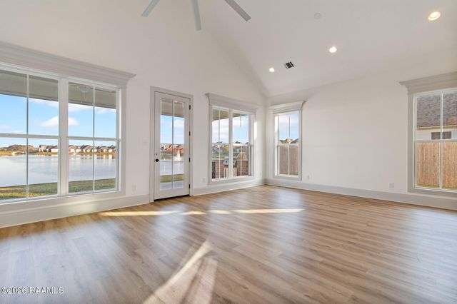 305 San Sebastian Drive, Youngsville, LA 70592