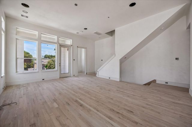 310 Fowler Street, Houston, TX 77007