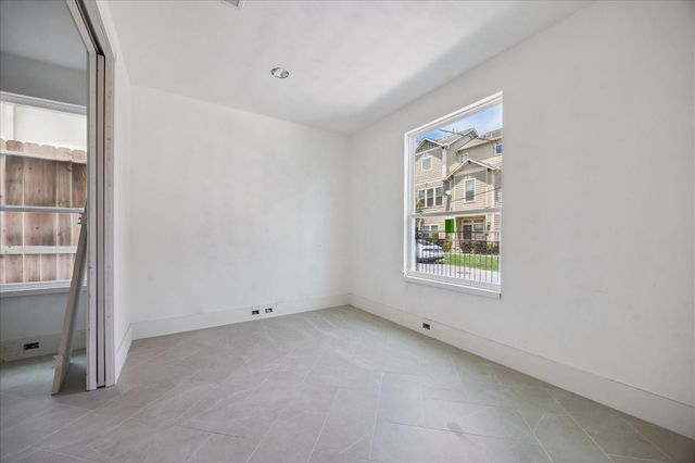 310 Fowler Street, Houston, TX 77007