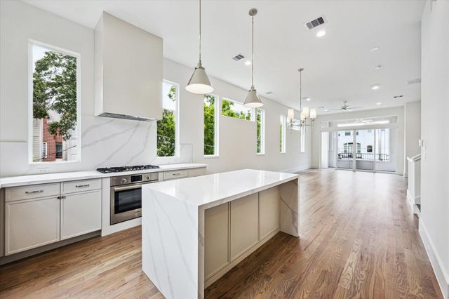 310 Fowler Street, Houston, TX 77007