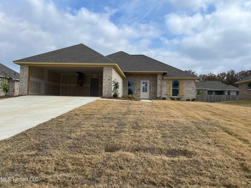 128 Madisonville Drive, Canton, MS 39046