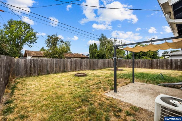 512 27th Av SE, Albany, OR 97322
