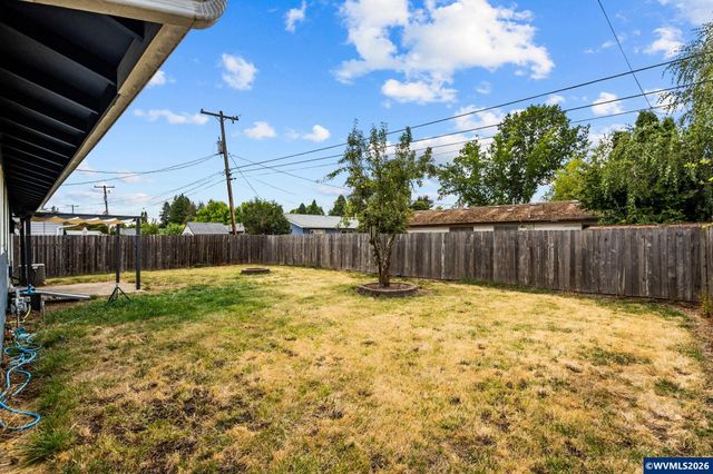 512 27th Av SE, Albany, OR 97322