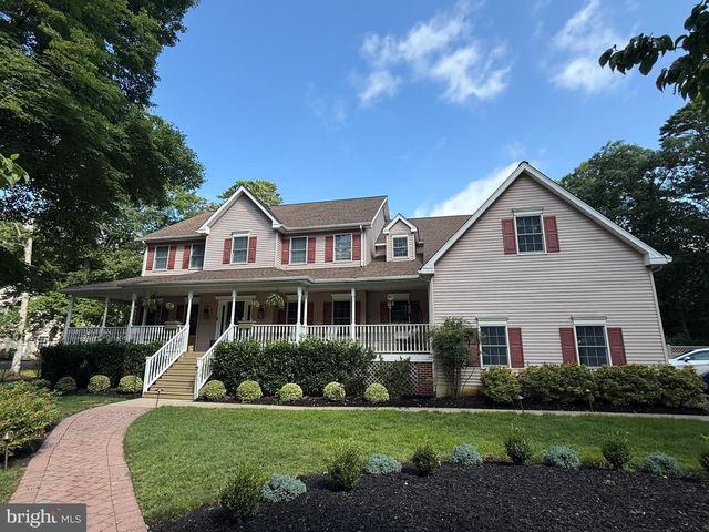 11 LARSEN PARK DR, Medford, NJ 08055