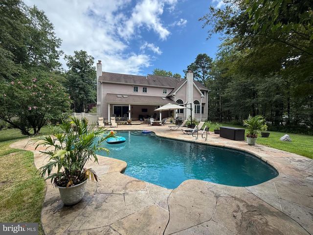 11 LARSEN PARK DR, Medford, NJ 08055