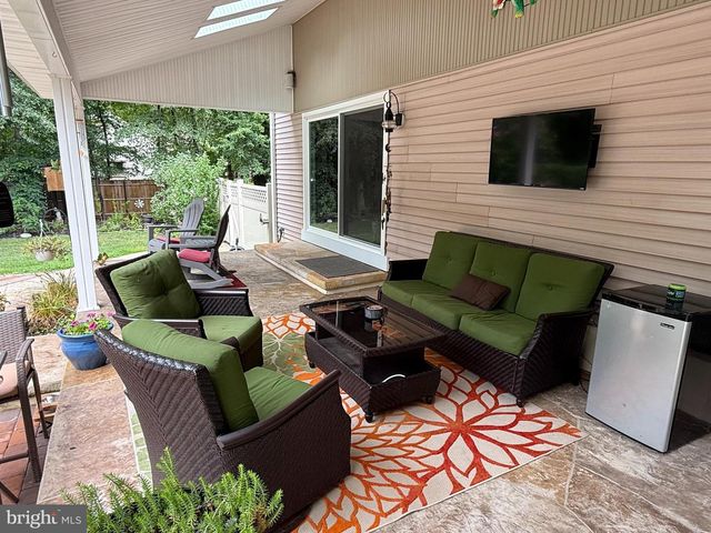 11 LARSEN PARK DR, Medford, NJ 08055