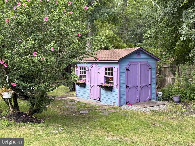 11 LARSEN PARK DR, Medford, NJ 08055