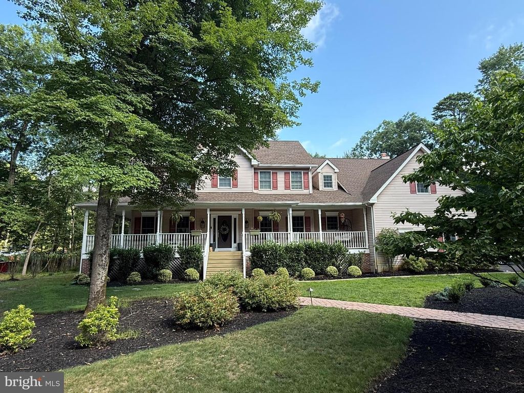 11 LARSEN PARK DR, Medford, NJ 08055