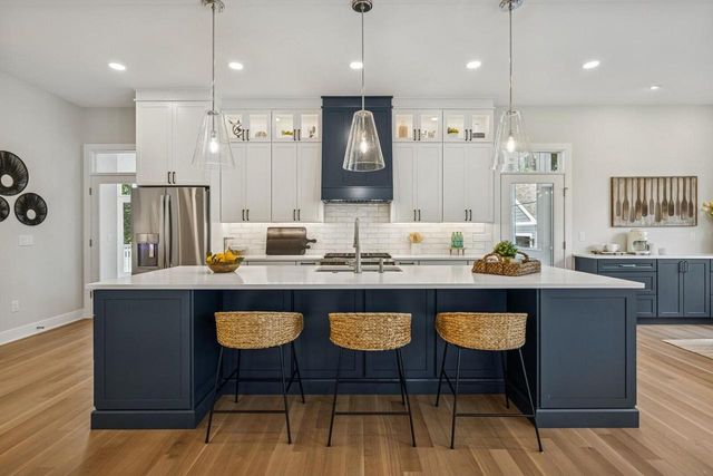 N1524 Oak Shores STREET, Fontana, WI 53125