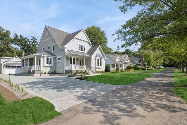 N1524 Oak Shores STREET, Fontana, WI 53125