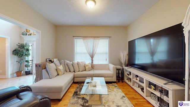 317 Vineland Place Drive, Vine Grove, KY 40175