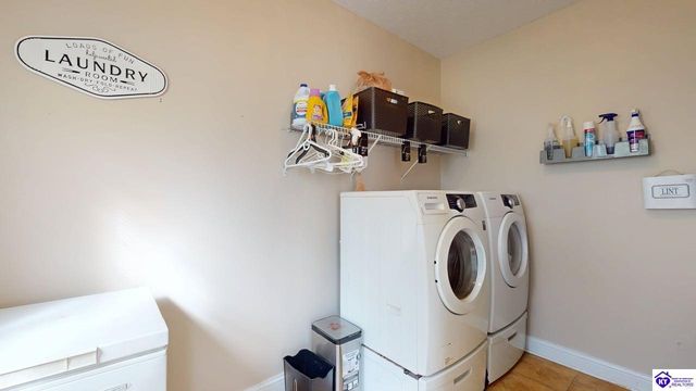 317 Vineland Place Drive, Vine Grove, KY 40175