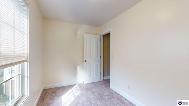 317 Vineland Place Drive, Vine Grove, KY 40175