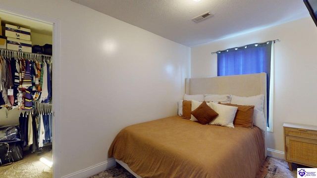 317 Vineland Place Drive, Vine Grove, KY 40175