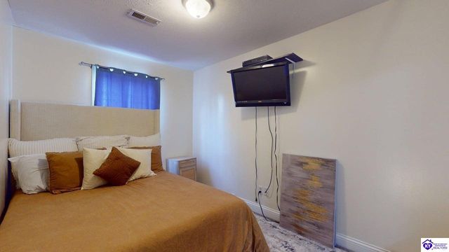 317 Vineland Place Drive, Vine Grove, KY 40175