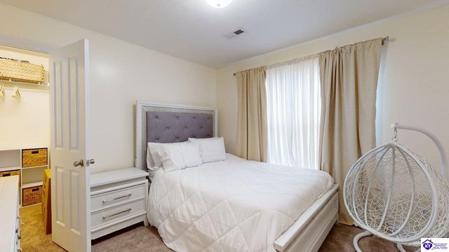 317 Vineland Place Drive, Vine Grove, KY 40175