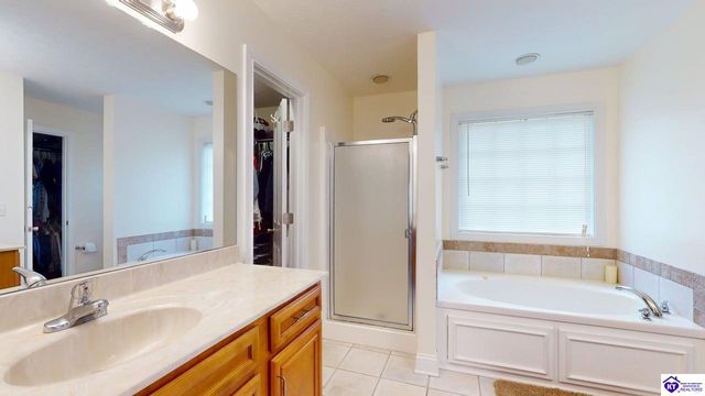 317 Vineland Place Drive, Vine Grove, KY 40175