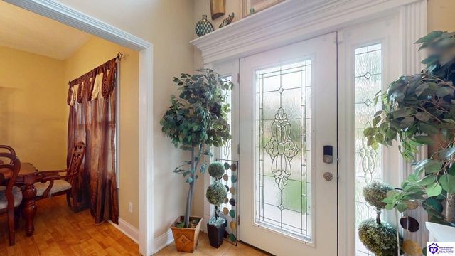 317 Vineland Place Drive, Vine Grove, KY 40175