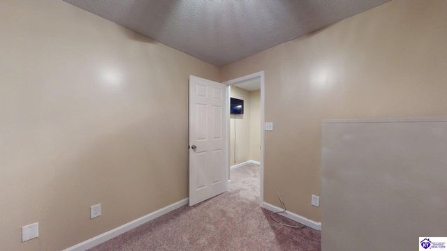 317 Vineland Place Drive, Vine Grove, KY 40175