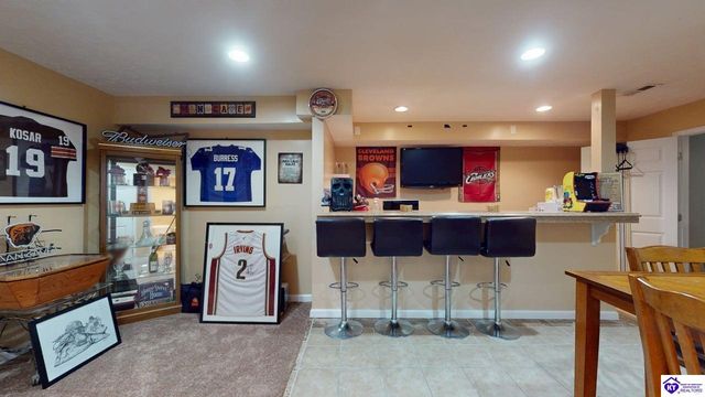 317 Vineland Place Drive, Vine Grove, KY 40175