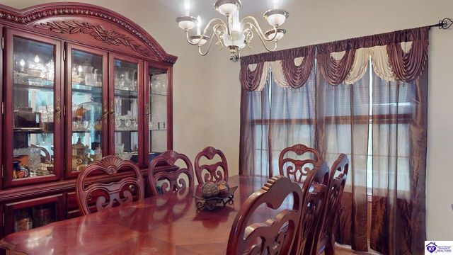 317 Vineland Place Drive, Vine Grove, KY 40175