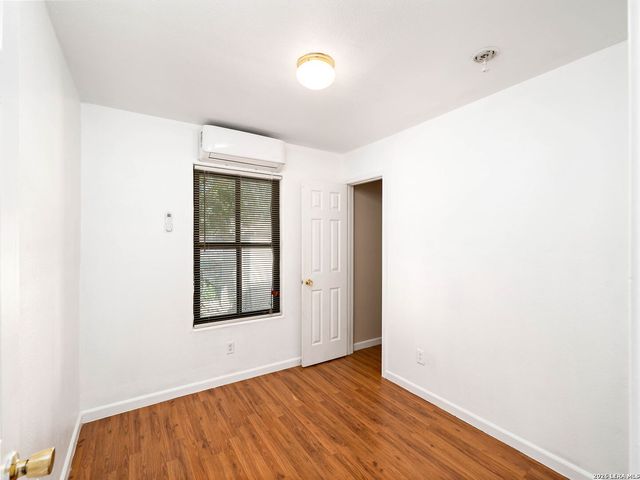 508 RANDALL AVE, San Antonio, TX 78237