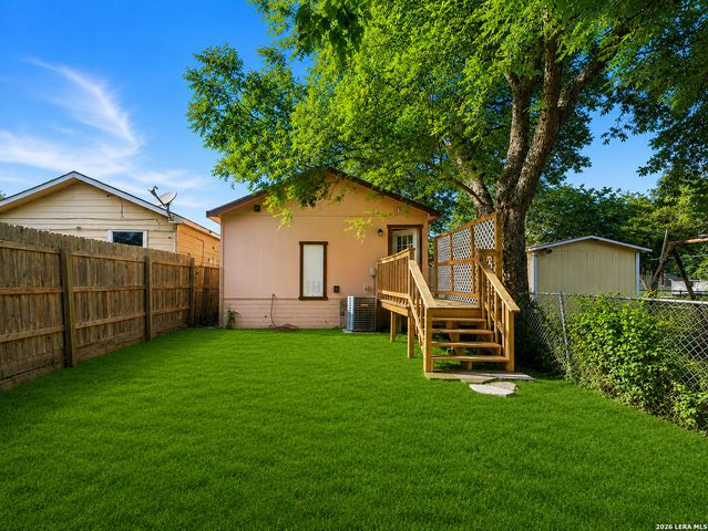 508 RANDALL AVE, San Antonio, TX 78237