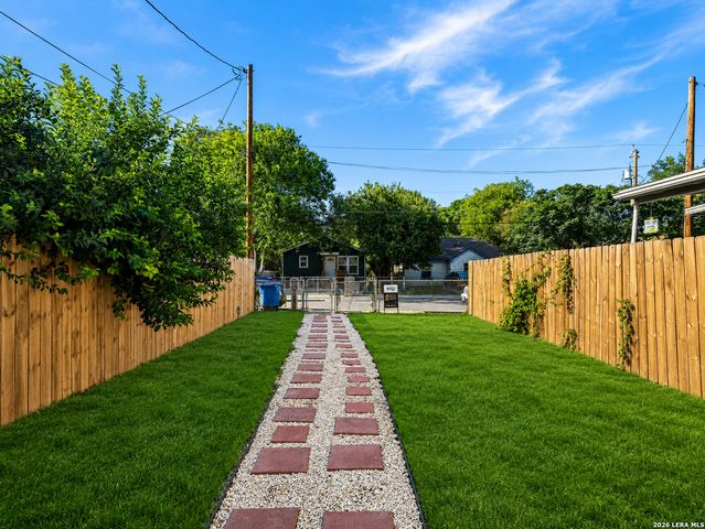 508 RANDALL AVE, San Antonio, TX 78237
