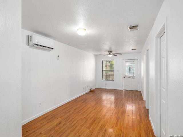 508 RANDALL AVE, San Antonio, TX 78237