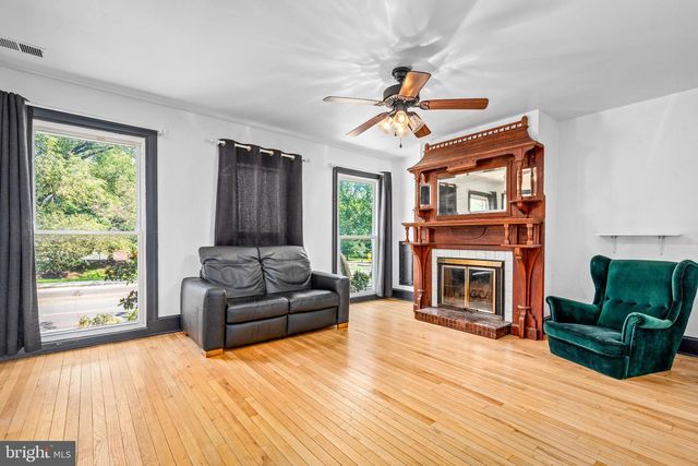 1827 EAST CAPITOL ST SE, Washington, DC 20003