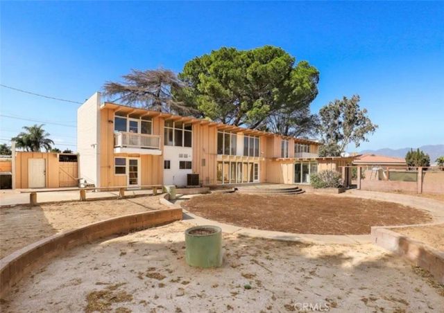 1445 N Pepper, Rialto, CA 92376