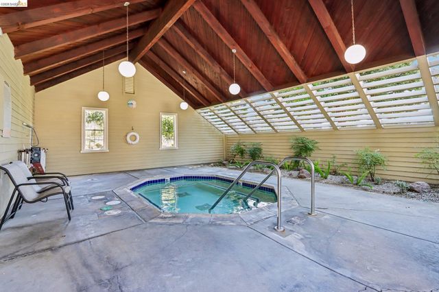 29344 New Hampshire, Hayward, CA 94544