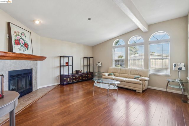 29344 New Hampshire, Hayward, CA 94544
