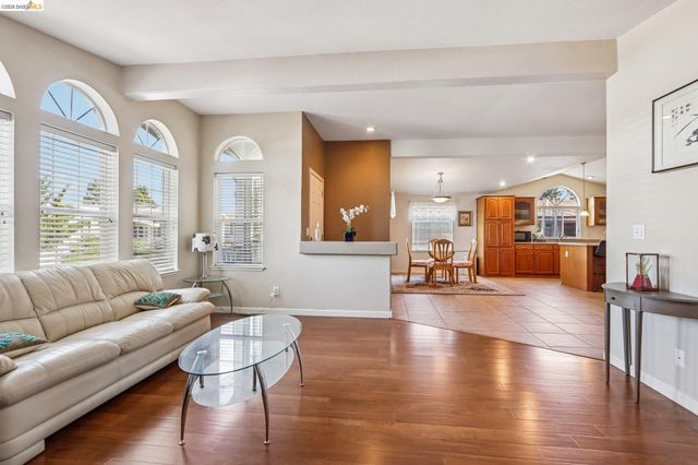 29344 New Hampshire, Hayward, CA 94544