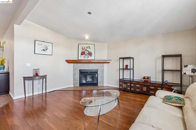 29344 New Hampshire, Hayward, CA 94544
