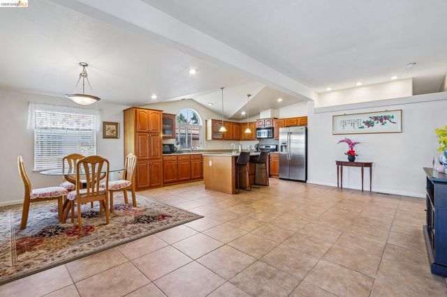 29344 New Hampshire, Hayward, CA 94544