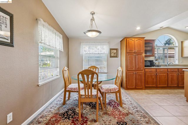 29344 New Hampshire, Hayward, CA 94544