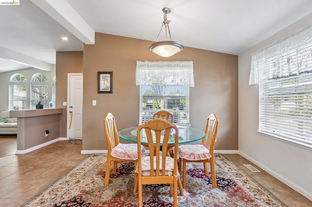29344 New Hampshire, Hayward, CA 94544