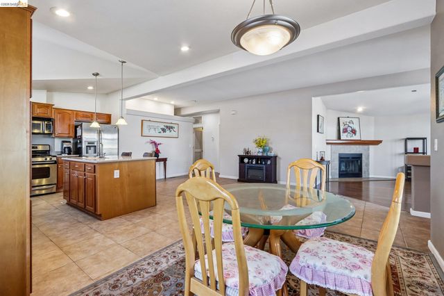 29344 New Hampshire, Hayward, CA 94544