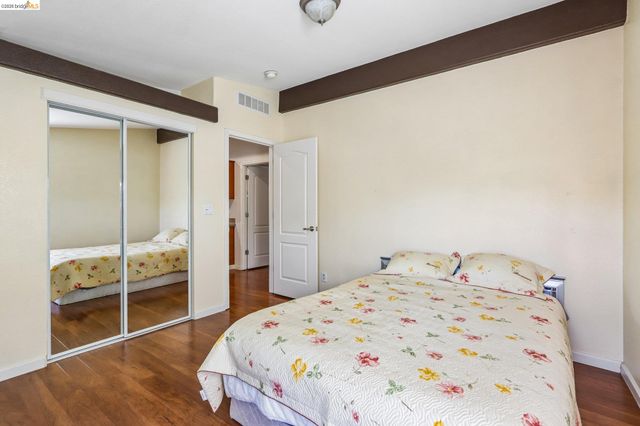 29344 New Hampshire, Hayward, CA 94544