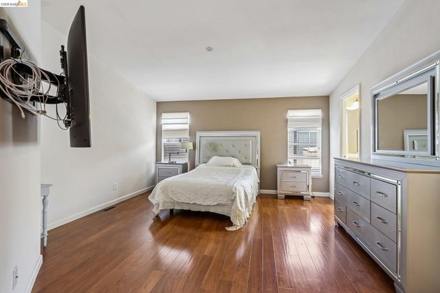 29344 New Hampshire, Hayward, CA 94544