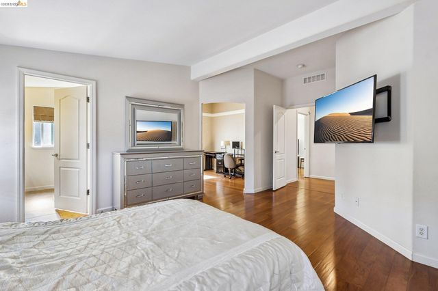 29344 New Hampshire, Hayward, CA 94544