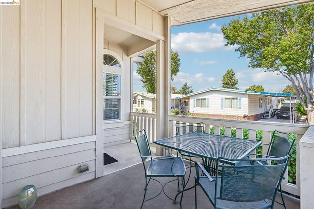 29344 New Hampshire, Hayward, CA 94544