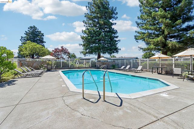 29344 New Hampshire, Hayward, CA 94544