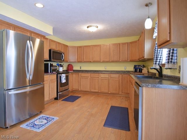 6615 Clay Street, Thompson, OH 44086