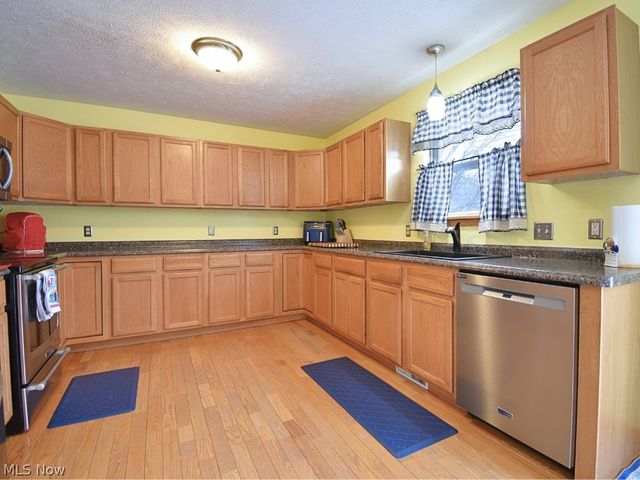 6615 Clay Street, Thompson, OH 44086