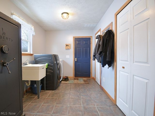 6615 Clay Street, Thompson, OH 44086