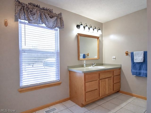 6615 Clay Street, Thompson, OH 44086