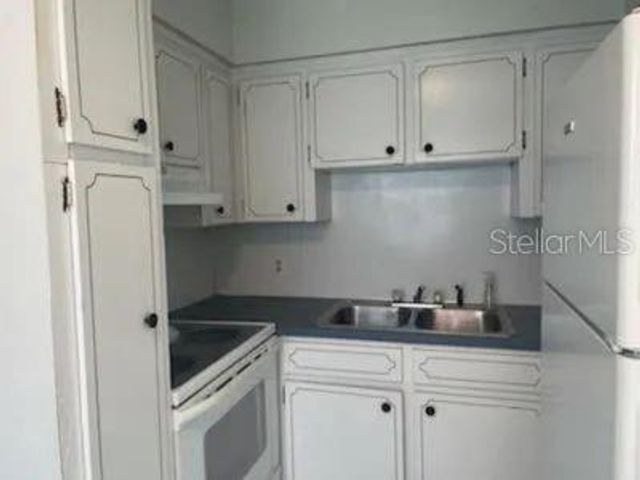 4018 6TH STREET S 06, St Petersburg, FL 33705